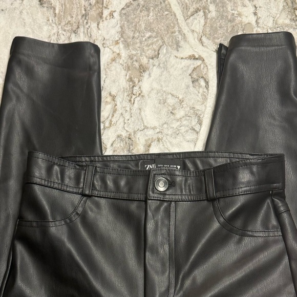 Zara Faux Leather pants with ankle zipper - Picture 10 of 10